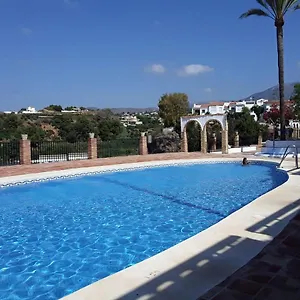 apartamento-con-piscina-para-2-4-personas-aire-y-wifi-alm-3.hotelsinnerja.org/