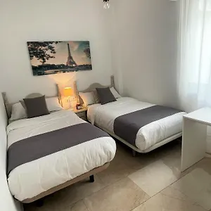  Habitación en casa particular Privada. Ubicacion Inmejorable.
